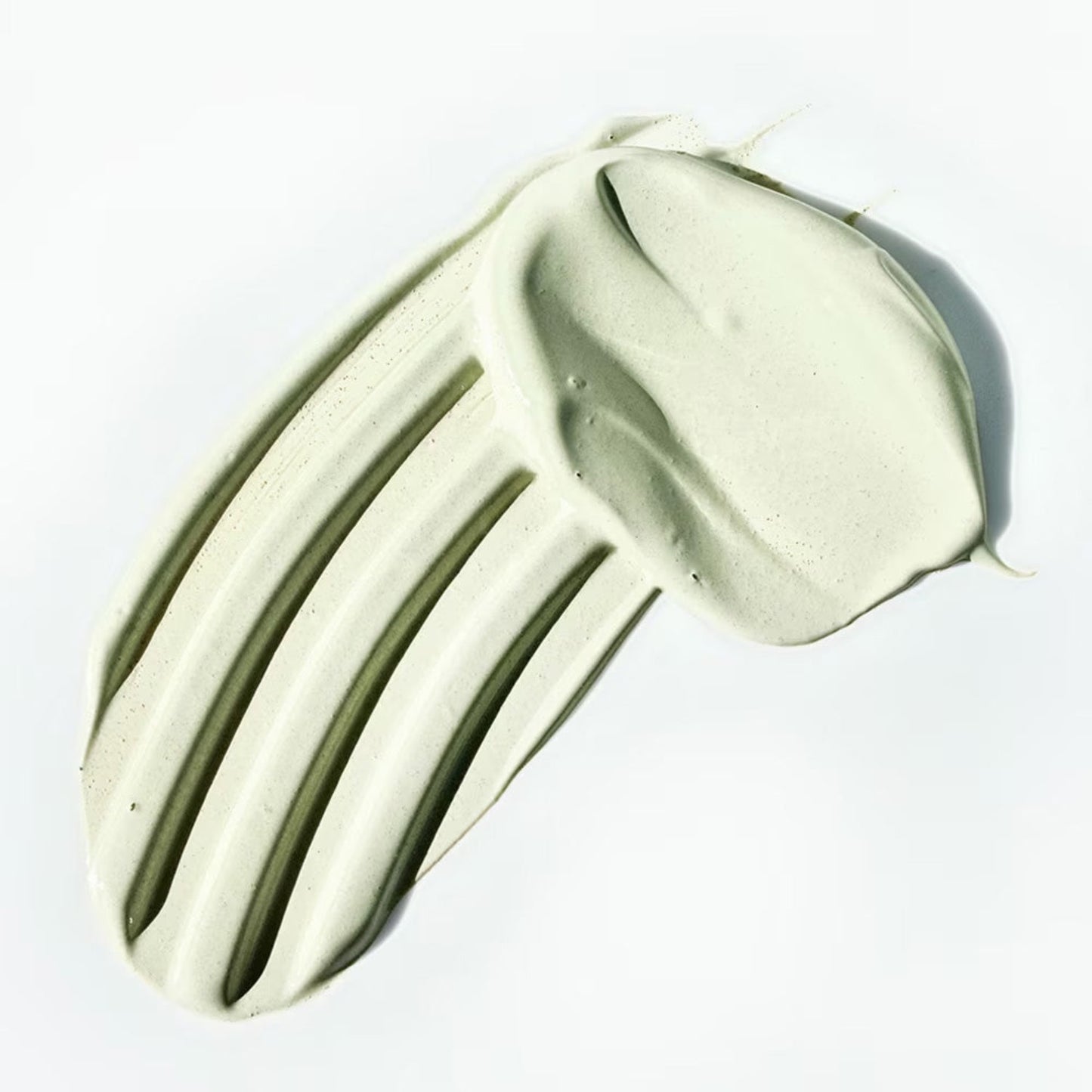 this treatment contains Tiger Grass (Centella Asiatica aka Cica), as well as a blend of herbs, minerals, a humectant, and a probiotic ferment to soothe and moisturise the appearance of skin.