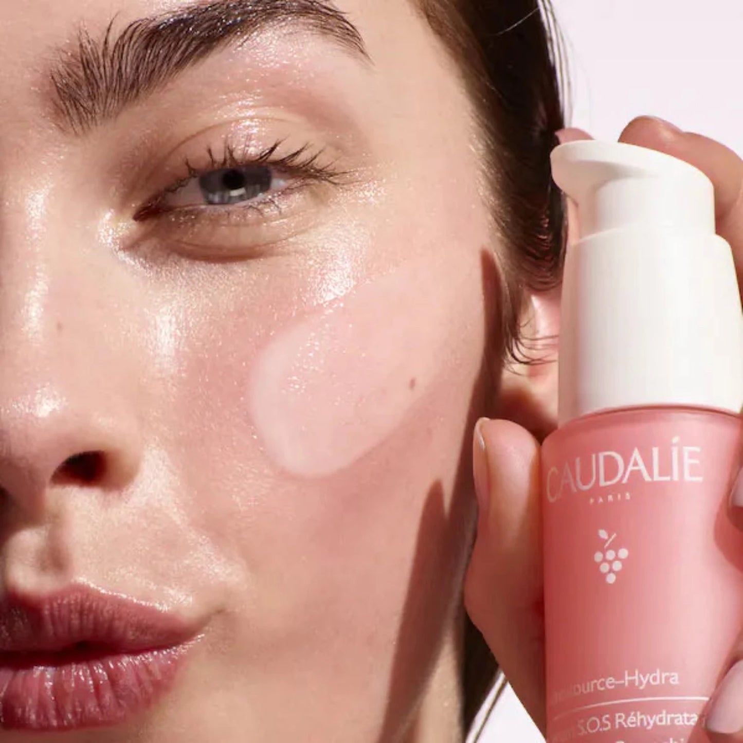 Caudalie Vinosource-Hydra SOS Hydrating Hyaluronic Acid Serum is vegan friendly.