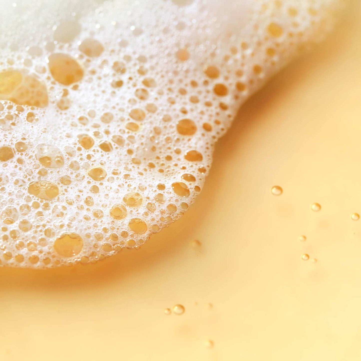 Nuxe Sun - After-Sun Hair and Body Shampoo has vegan formula contains 95% natural ingredients.