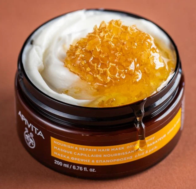 Enriched with 96% natural ingredients, the Intensive Repair Hair Mask nourishes and repairs hair for lasting hydration.
