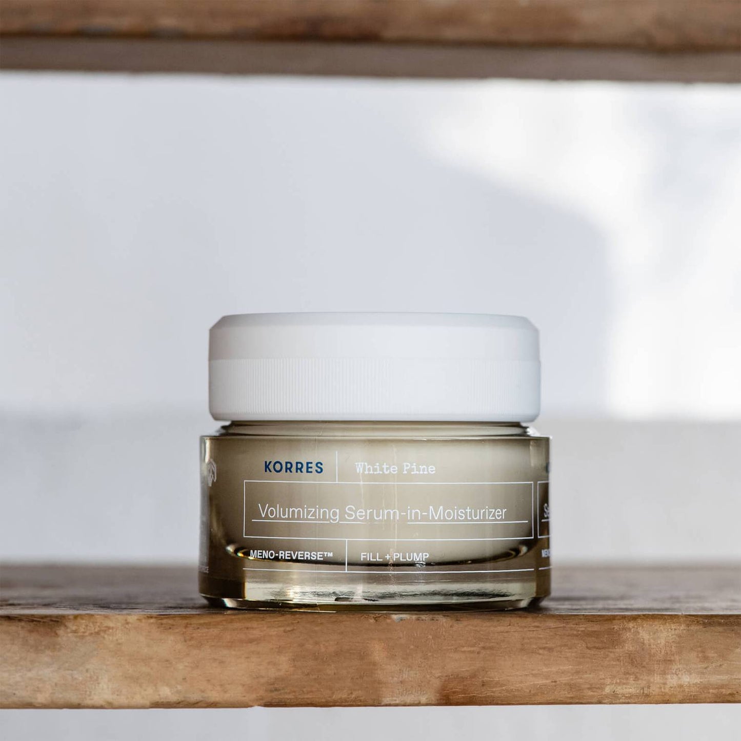 Korres White Pine Meno-Reverse Serum-in-Moisturiser contains 94.2% natural ingredients.