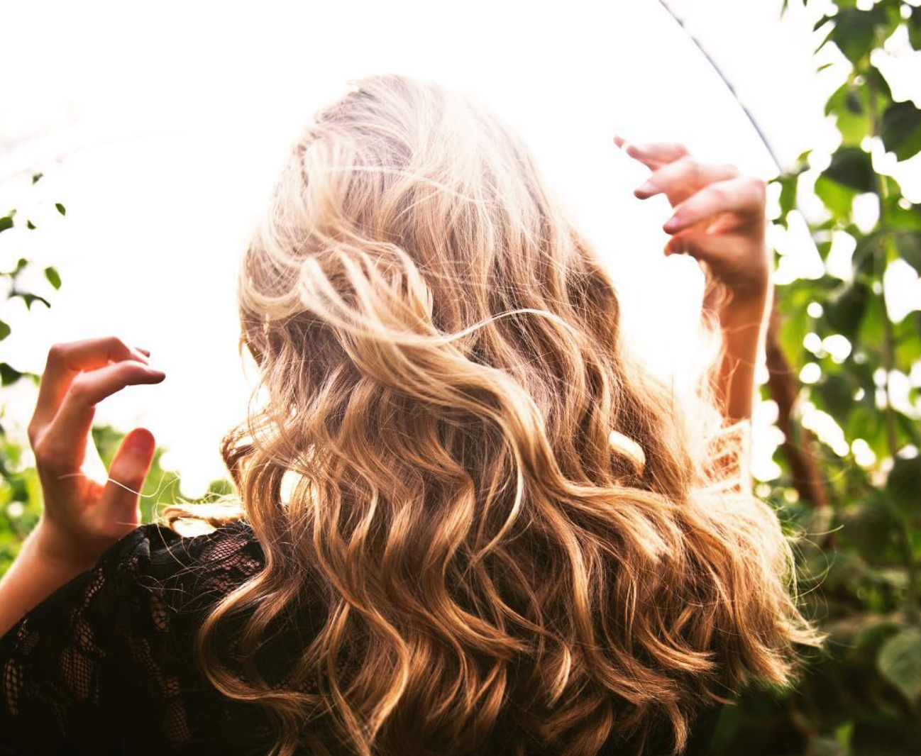 Enhance the natural beauty of your hair, select the best for your hair type from the Naturalis shampoo selection. 