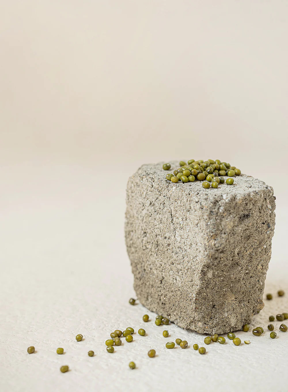 Beauty Of Joseοn Green Plum Refreshing Toner AHA+BHA help to smooth out skin texture and provide moisture.