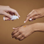 Bouche Bée Emoi clitoral stimulating gel texture on the back of the hand