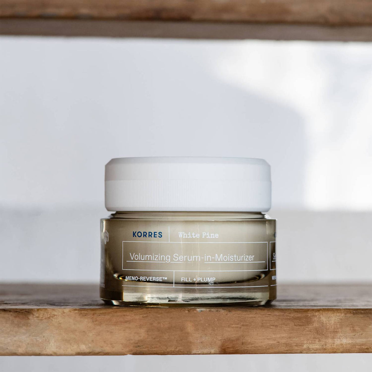 Korres White Pine Meno-Reverse Serum-in-Moisturiser contains 94.2% natural ingredients.