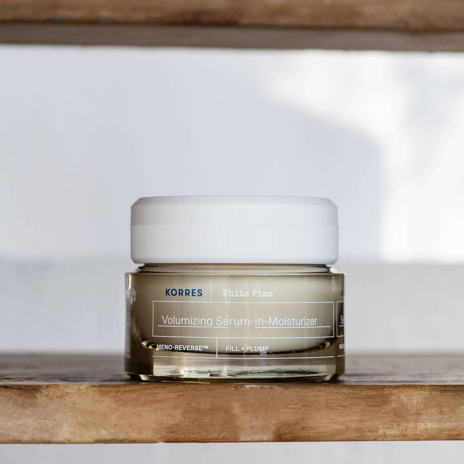 Korres White Pine Meno-Reverse Serum-in-Moisturiser contains 94.2% natural ingredients.